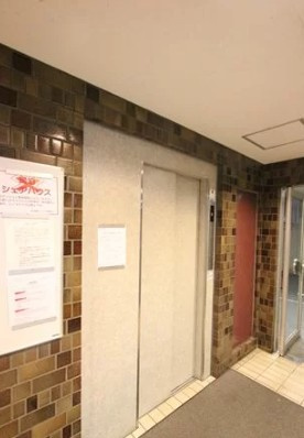【その他共用部分】 | 朝日巣鴨マンション | 勿論エレベーターが備え付けられています。