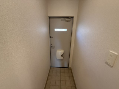 【玄関】 | アルバ　カーサⅠ | お洗濯にも便利なバルコニー付き
