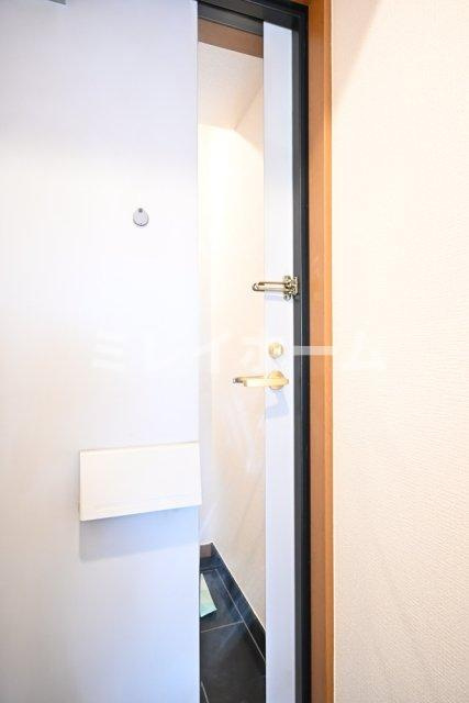 菱和パレス田園調布東の玄関