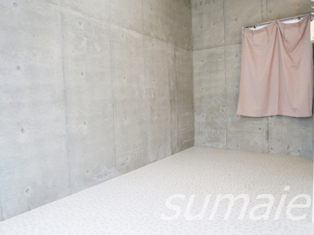 コエル第三ビルの寝室|フローリング仕様です！