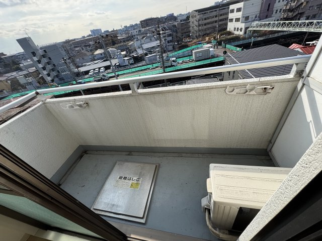 ライフイン玉川のバルコニー|お洗濯にも便利なバルコニー付き