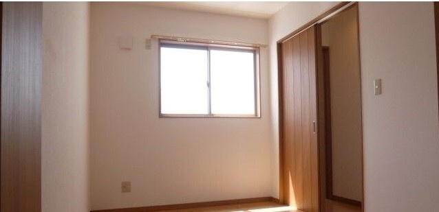 しおんの寝室|クローゼット付の寝室です☆