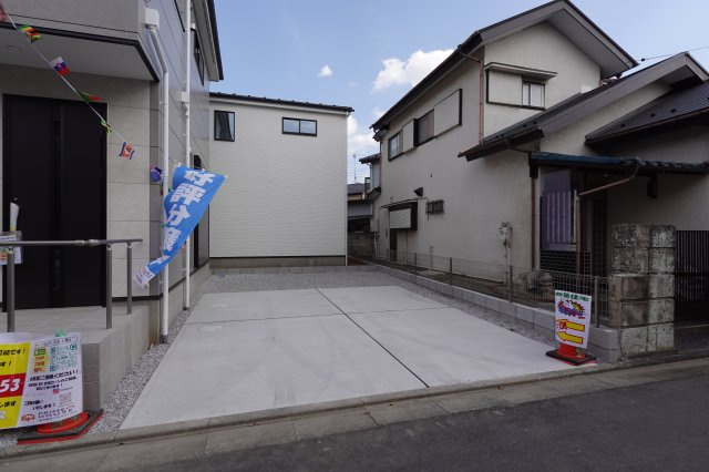 川越市今成４丁目　4LDK並列駐車２台　新築戸建の駐車場