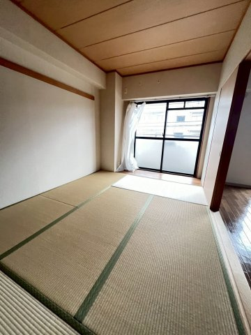 ファミリアル門戸の和室