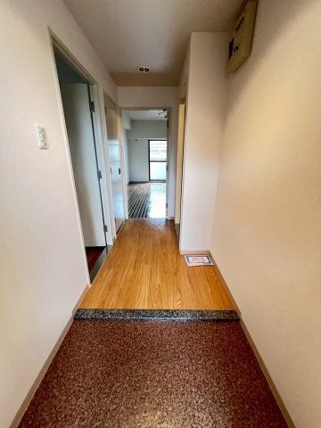 ファミリアル門戸の玄関