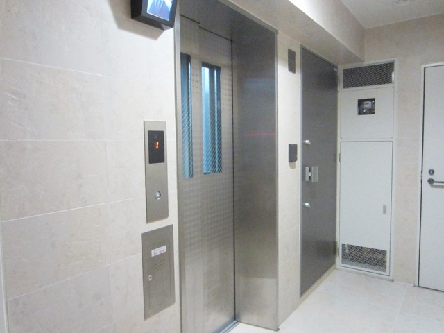 ローレル新町のその他共用部分|エレベーターも完備です