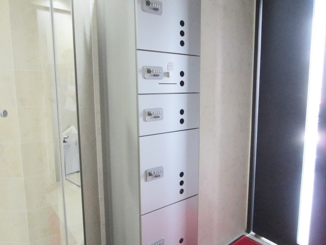 ローレル新町のその他共用部分|便利な宅配ボックス付きです
