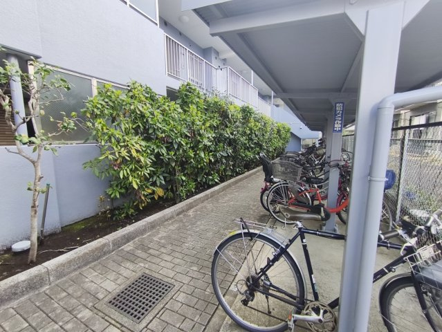 レックスハイム越谷の駐輪場|駐輪場も綺麗に使われています！