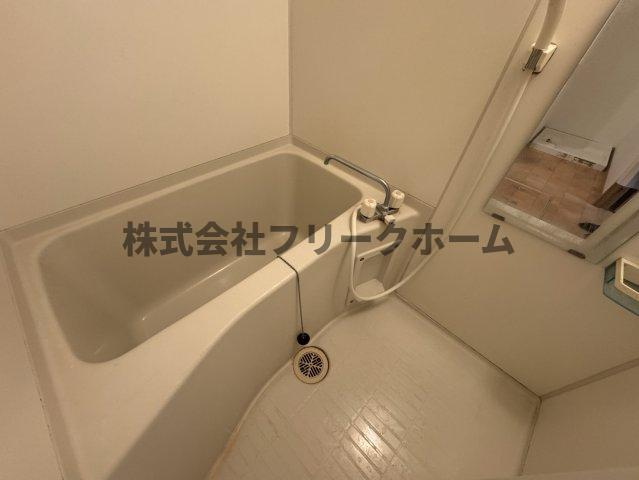 武蔵野市中町２丁目の賃貸マンションの浴室