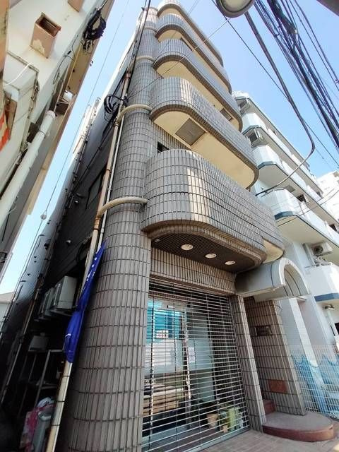 アヴァンスの外観