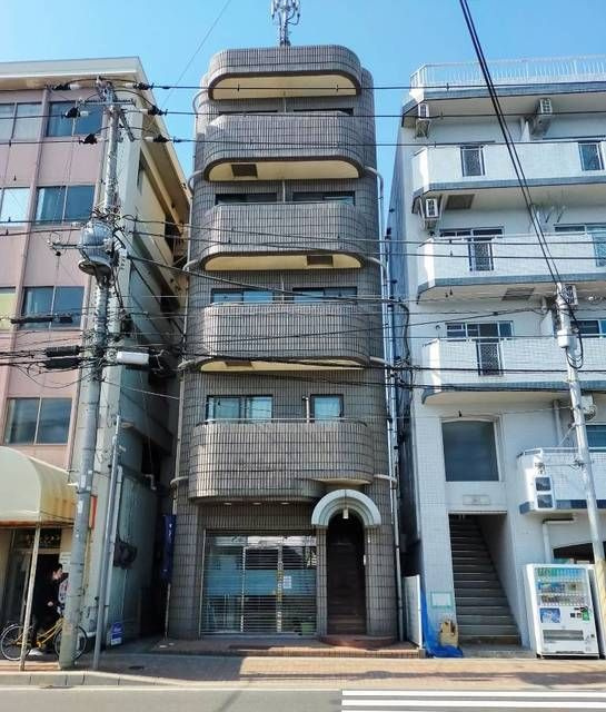 アヴァンスの外観