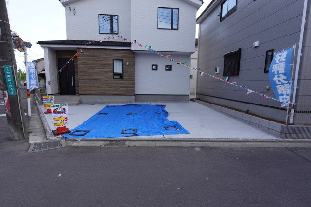 川越市今成４丁目　4LDK並列駐車２台　新築戸建の駐車場