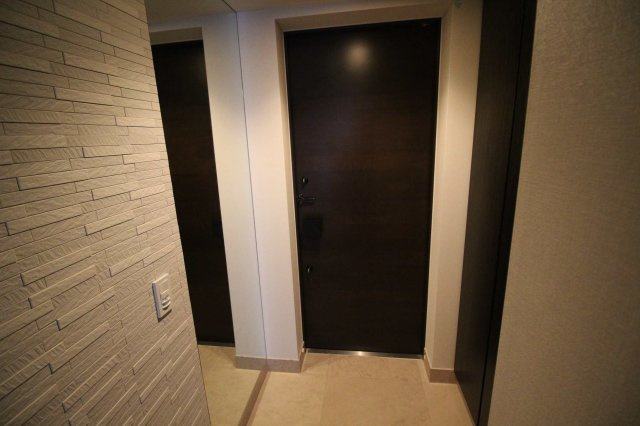 プラウド恵比寿ディアージュの玄関