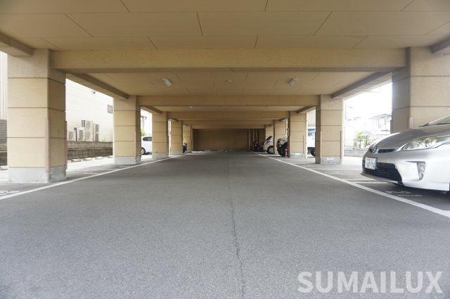 アンクレージュ光の森東の駐車場
