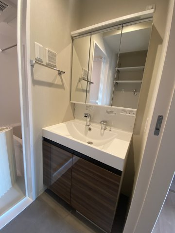 Haus Friedeの独立洗面台