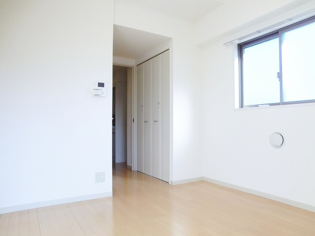 エクセル王子北の寝室|居室はフローリング作りです！