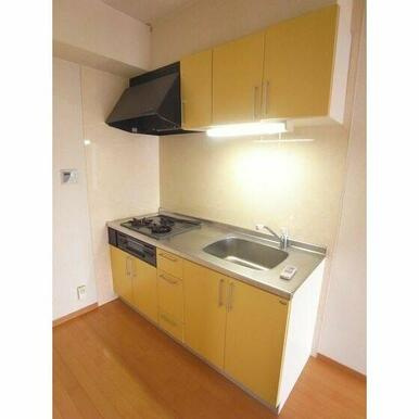 久留米市東櫛原町の賃貸マンションのキッチン|コンパクトなキッチンで掃除もラクラク