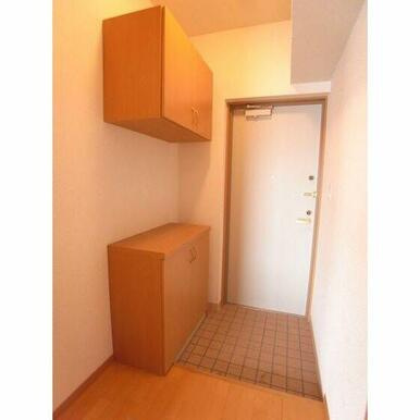 久留米市東櫛原町の賃貸マンションの玄関|明るい玄関です