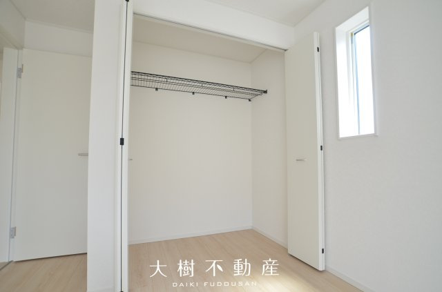 【洋室】 | 海老名市国分寺台１丁目 新築戸建て 全2棟【仲介手数料無料】 | 2階　洋室1（7.2帖）クローゼット