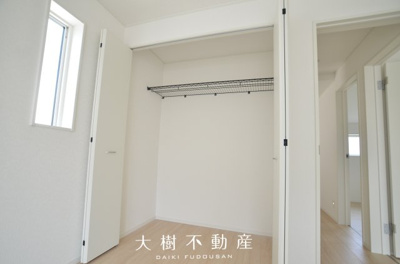 【洋室】 | 海老名市国分寺台１丁目 新築戸建て 全2棟【仲介手数料無料】 | 2階　洋室2（6.7帖）クローゼット