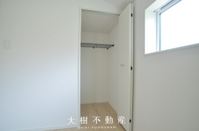 【洋室】 | 海老名市国分寺台１丁目 新築戸建て 全2棟【仲介手数料無料】 | 2階　洋室3（4.5帖）クローゼット