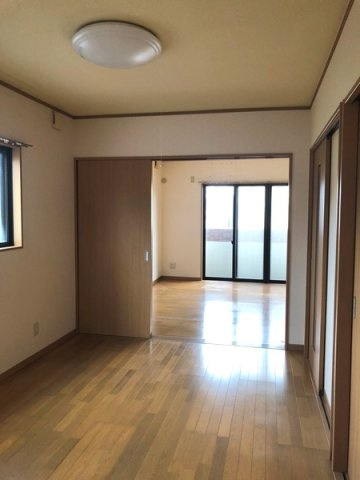 ラピエール亀崎の居間・リビング