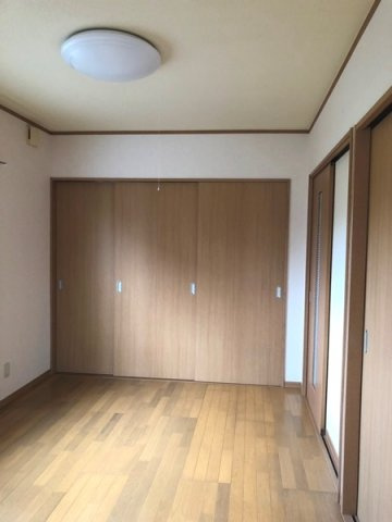 ラピエール亀崎の居間・リビング