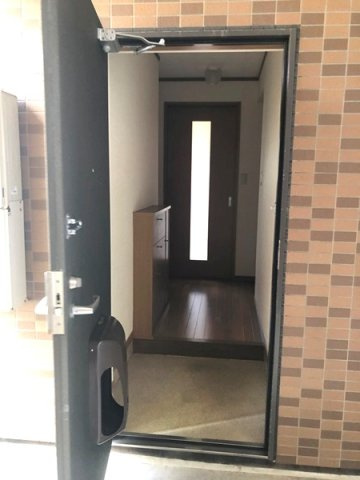 ラピエール亀崎の玄関