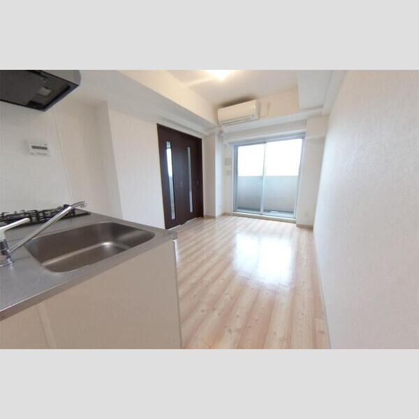 K’s SQUARE ESAKAの居間・リビング