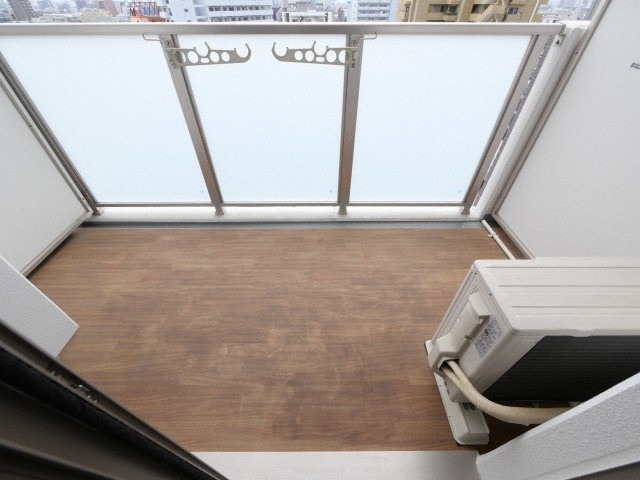 大阪市淀川区東三国１丁目の賃貸マンションのバルコニー