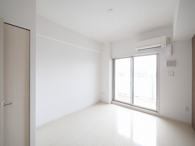 大阪市淀川区東三国１丁目の賃貸マンションの居間・リビング