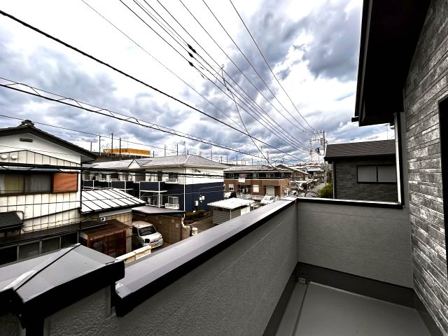 【LIGARE】小山市城北 第15期 全2棟のバルコニー|〇2号棟　スカイバルコニー〇
西側バルコニーからの眺望。全居室バルコニーに繋がる開放的な暮らし♪
※2026年6月撮影