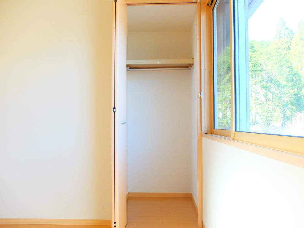 丹波市氷上町賀茂のアパートのその他|こちらにも収納がありますよ～