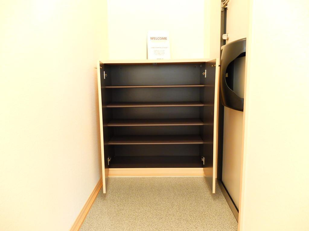 丹波市氷上町賀茂のアパートの玄関|シューズボックスもあります(^o^)