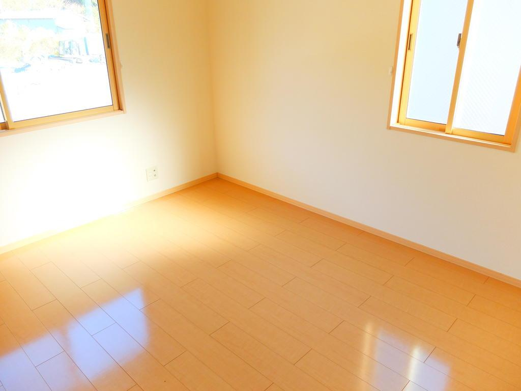 丹波市氷上町賀茂のアパートの設備|明るい色調の内装ですよ♪