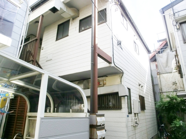 アイパレスの外観|閑静な住宅地にある物件です♪