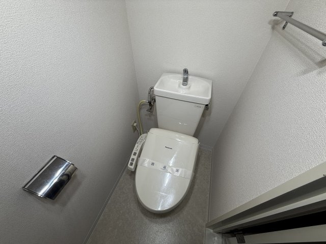 北葛城郡広陵町大字疋相のアパートのトイレ