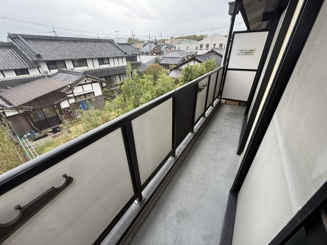 北葛城郡広陵町大字疋相のアパートのバルコニー