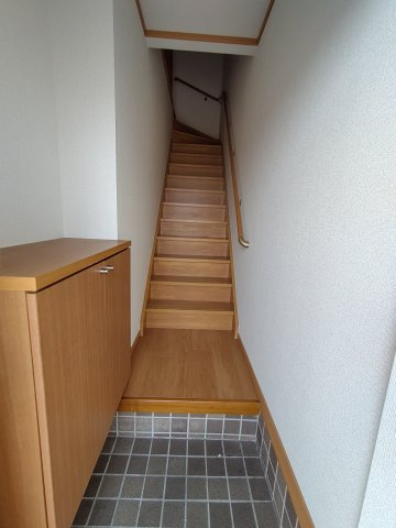 ヴィオラ　Bの玄関