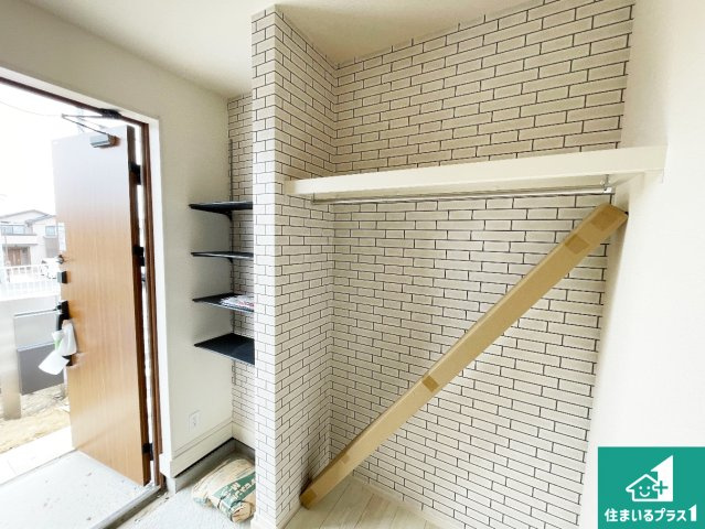 ★草津市上笠　新築一戸建ての玄関|シューズボックスにはたくさんの靴が収納できるので玄関周りはいつもスッキリ！ご家族が増えても安心！