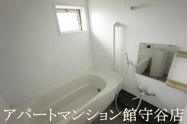 ヴァン・ボヌール中央の浴室|反転です