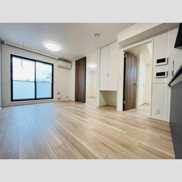 名古屋市東区出来町２丁目の賃貸マンションの居間・リビング