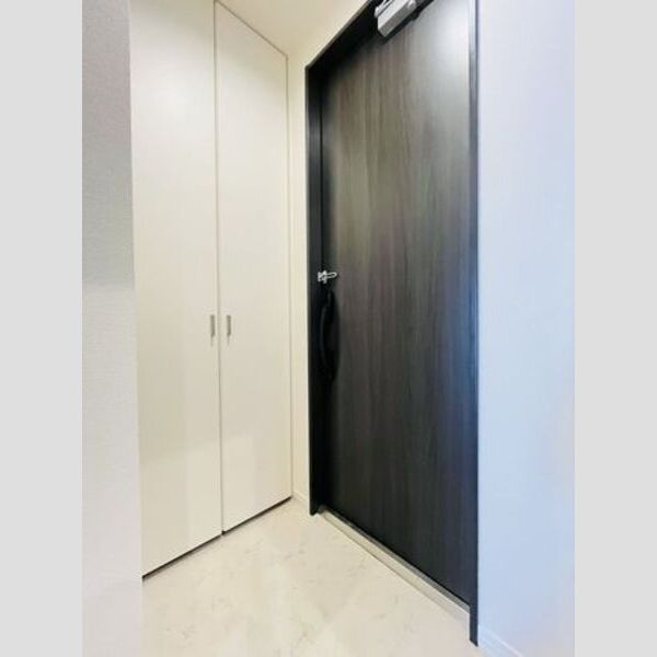 名古屋市東区出来町２丁目の賃貸マンションの玄関