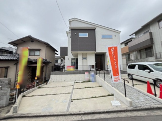 【外観】 | 廿日市市宮島口上１丁目（宮島口駅）全2区画　A号棟 | ☆JR・広電宮島口駅まで徒歩10分以内♪リビング広々18.5帖。ファミリータイプ３LDK♪オール電化住宅