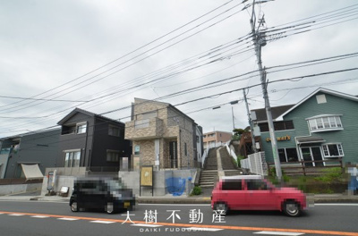【前面道路含む現地写真】 | 海老名市望地2丁目　新築戸建て　全9棟【仲介手数料無料】