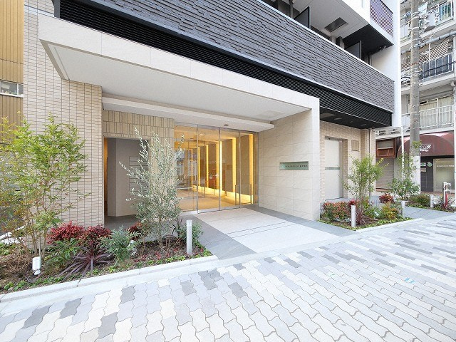 大阪市淀川区宮原２丁目の賃貸マンションのエントランス