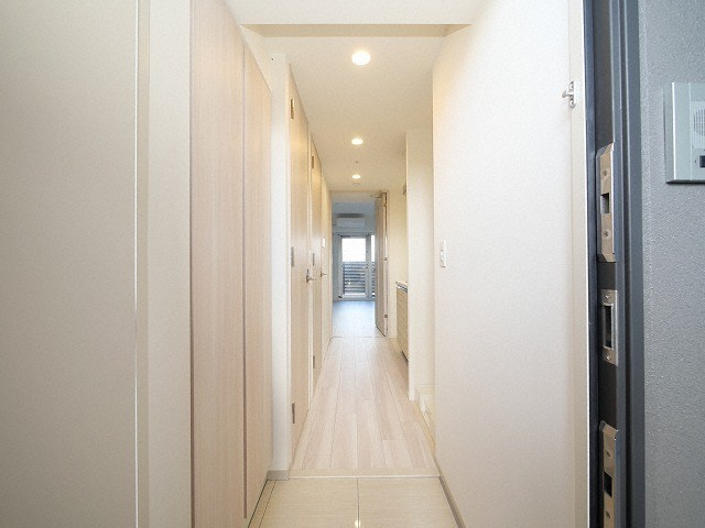 大阪市淀川区宮原２丁目の賃貸マンションの玄関