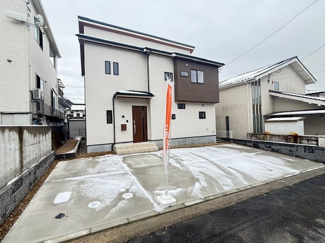 【外観】 | 西区己斐大迫2丁目【限定1棟】 | ☆のぞみ幼稚園まで徒歩9分☆己斐上小学校まで徒歩6分☆己斐上中学校まで徒歩11分☆ピュアクック徒歩3分☆土地56坪☆前面道路4ｍ☆駐車スペース4台
