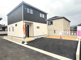 【外観】 | 安芸郡熊野町呉地1丁目　全7区画　NO7 | 【NO7】☆バス停まで徒歩8分☆熊野第四小学校まで徒歩23分☆熊野東中学校まで徒歩15分☆ハローズ徒歩16分☆ローソン徒歩10分☆前面道路4.6ｍ☆駐車スペース3台分

