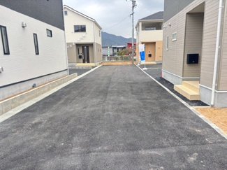 【前面道路含む現地写真】 | 安芸郡熊野町呉地1丁目　全7区画　NO7 | 開発道路

